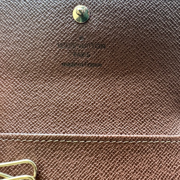 Louis Vuitton 6 Key Holder in Monogram - Picture 5 of 6